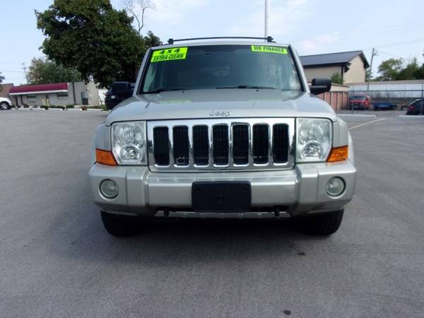 2007 Jeep Commander Limited 4dr SUV 4WD - cars & trucks - by dealer... for sale in Waukesha, WI – photo 2