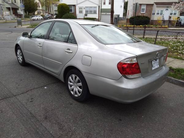 Mint condition 05 toyota camry for sale in Newark , NJ – photo 7