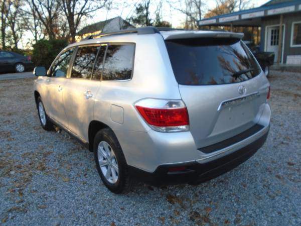 2012 Toyota Highlander AWD V6 * 3rd Row * Leather * WE TRADE - cars... for sale in Hickory, IN – photo 9