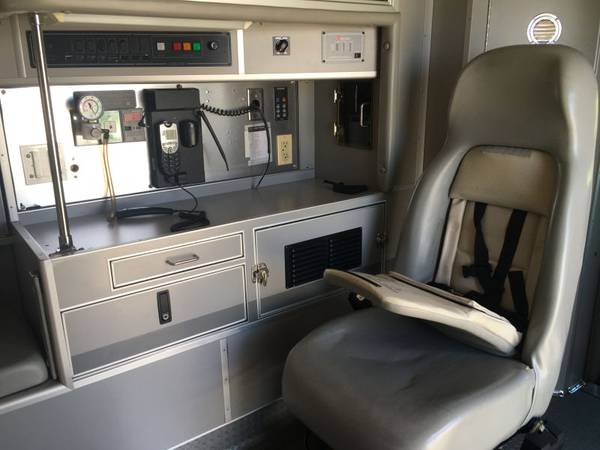 2005 Ford E450 Ambulance for sale in WOODLAWN, IL – photo 21