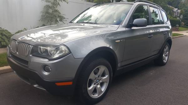 2007 BMW X3 70K .SILVRR/BLACK. CLEAN TITLE for sale in Westbury , NY