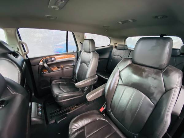 2011 Buick Enclave CXL // AWD // 3rd Row Seating // Leather - cars &... for sale in Vancouver, OR – photo 12