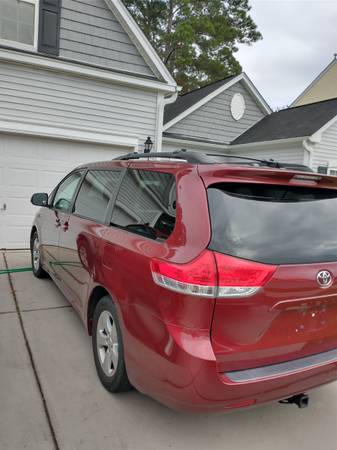 2014 TOYOTA SIENNA LE - cars & trucks - by owner - vehicle... for sale in Summerville , SC – photo 3