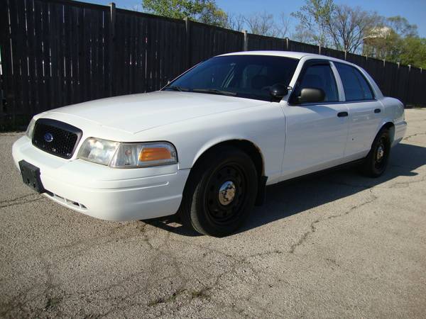 2009 Ford Crown Victoria (1 Owner/Excellent Condition/Low Miles) for sale in Northbrook, WI – photo 3