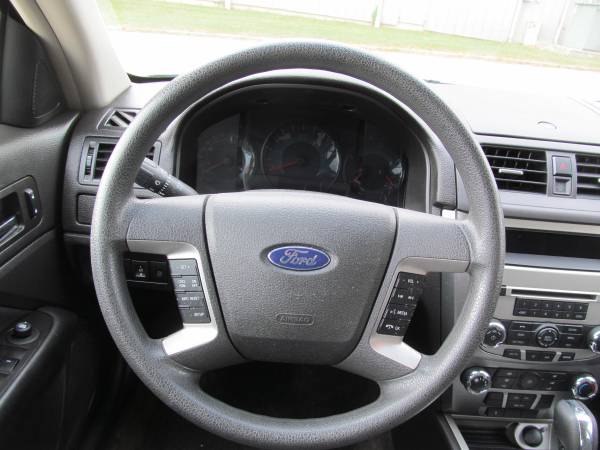 2010 Ford Fusion SE *40,000 MILES* - cars & trucks - by dealer -... for sale in Dubuque, IA – photo 12
