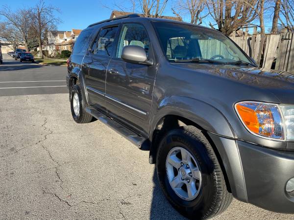 2006 Toyota Sequoia SR5 4X4 very low miles - cars & trucks - by... for sale in Chicago, IL – photo 5
