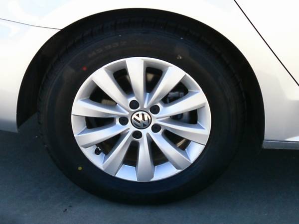 2014 Volkswagen Passat SE TDI-30k Miles! Heated Leather! Sunroof! -... for sale in Silvis, IA – photo 19