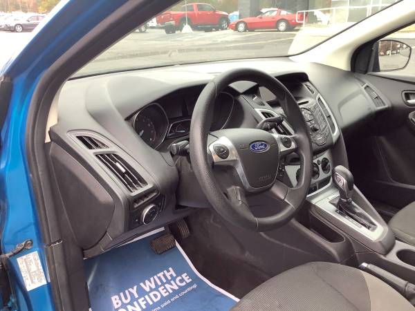 Clean Carfax! 2012 Ford Focus SE! Reliable! - cars & trucks - by... for sale in Ortonville, MI – photo 15