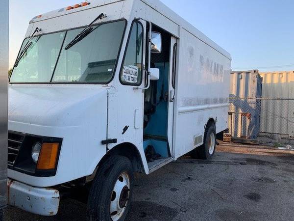 1999 GMC P-3500 STEP VAN 12 FOOT CARGO SPACE - cars & trucks - by... for sale in Massapequa Park, NY – photo 3