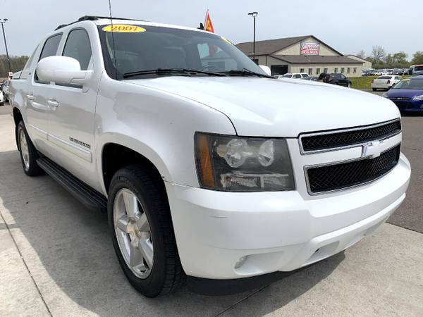 2007 Chevrolet Avalanche 4WD Crew Cab 130 LTZ - - by for sale in Chesaning, MI – photo 3