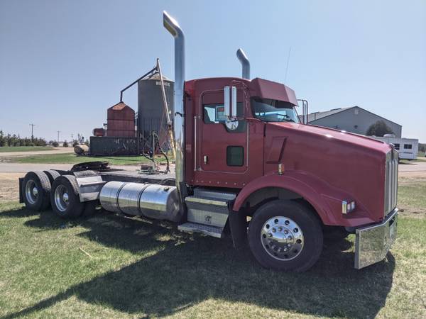 2005 Kenworth T800 Day Cab for sale in Hastings, MN – photo 3