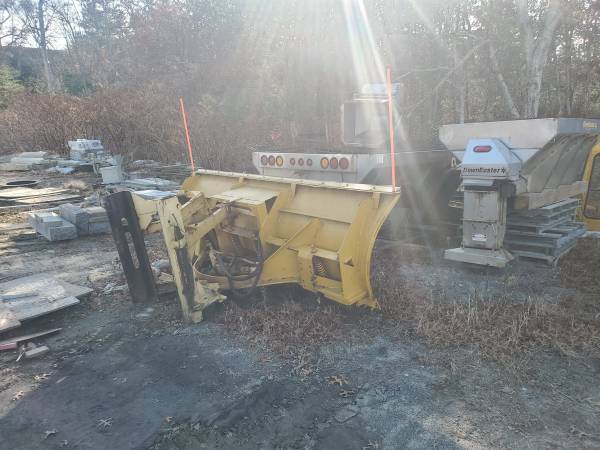 1995 International 4900 Dump Truck with Plow and Sander - cars &... for sale in Plymouth, MA – photo 10