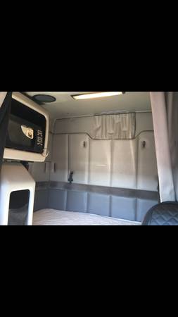 1999 Volvo Truck Eld exempt for sale in Dundee, IL – photo 9