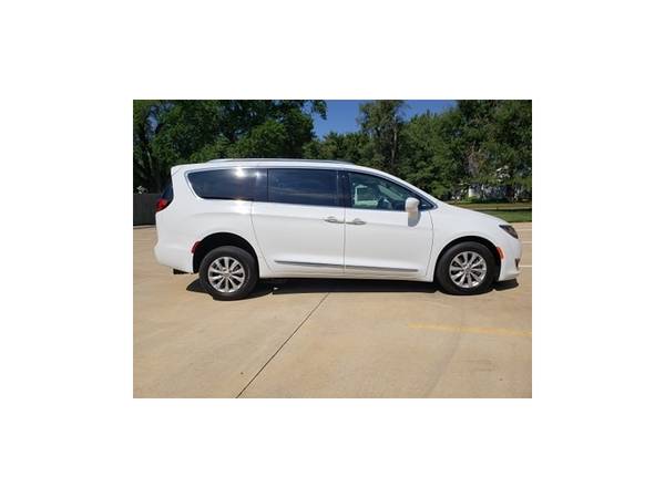 2018 Chrysler Pacifica Touring L 45k Wheelchair Mobility Handicap... for sale in Wichita, MN – photo 6