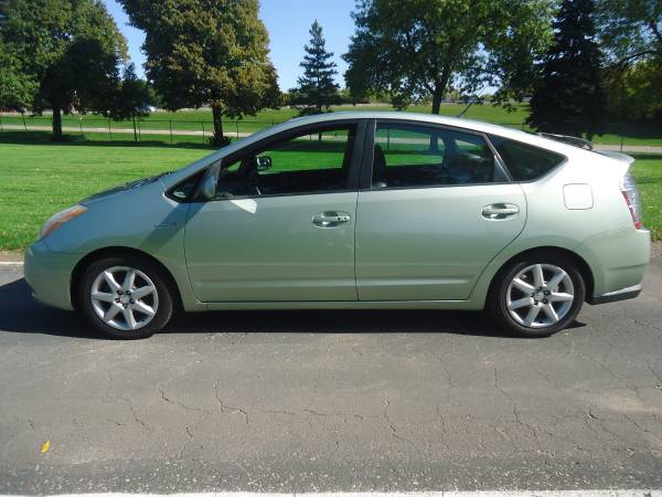 ****2007 TOYOTA PRIUS III **CLEAN TITLE** for sale in Saint Paul, MN – photo 3