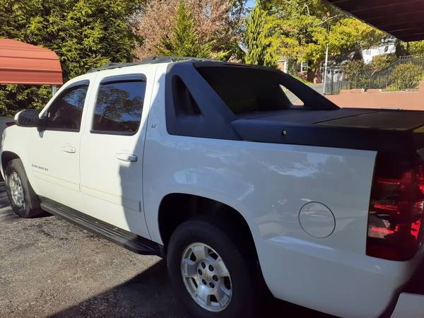 2010 Chevrolet Avalanche LT for sale in Greensburg, PA – photo 2