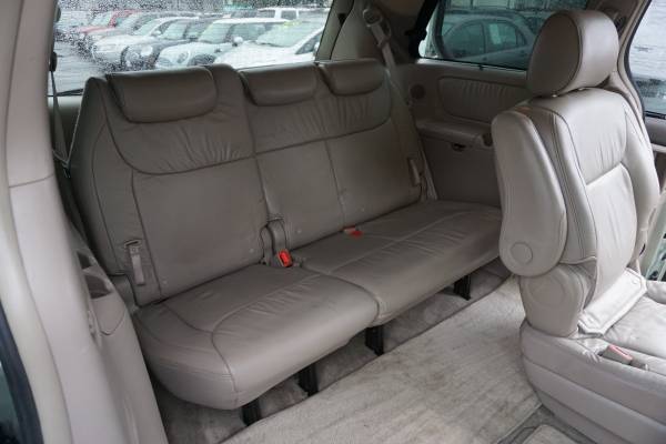 ☾ 2009 Toyota Sienna XLE Limited Minivan ▶ Reliable ▶ ▶ - cars &... for sale in Eugene, OR – photo 15
