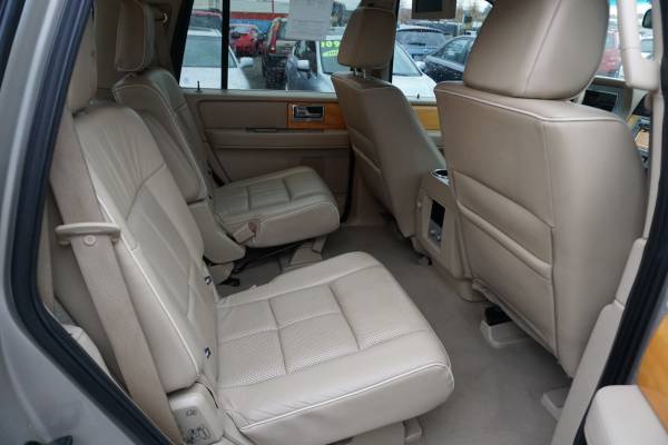 ☾ 2008 Lincoln Navigator ▶ Luxurious SUV ▶ Sale Price ▶ ▶ - cars &... for sale in Eugene, OR – photo 13