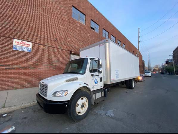 2012 freightliner truck for sale in Mount Vernon, NY
