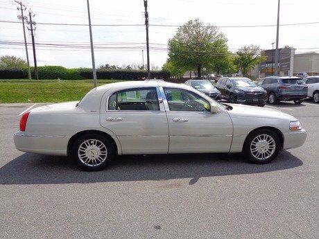2006 Lincoln Town Car Designer Series - - by dealer for sale in Rockville, District Of Columbia – photo 6