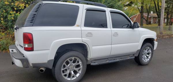 04 CHEVY TAHOE Z-71 4WD - 3RD ROW, LEATHER, ROOF, DVD, CLEAN/ SHARP!... for sale in Miamisburg, OH – photo 9