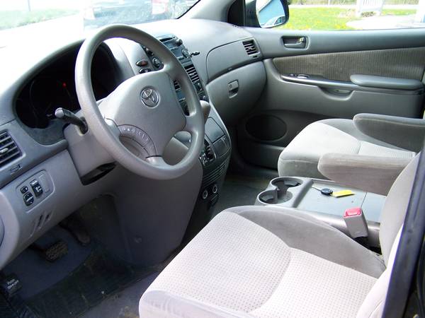 2010 TOYOTA SIENNA VAN - - by dealer - vehicle for sale in Trafford, PA – photo 8