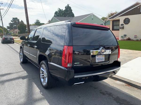 2012 Cadillac Escalade WE APPROVE EVERYONE! for sale in Richmond, WI – photo 4