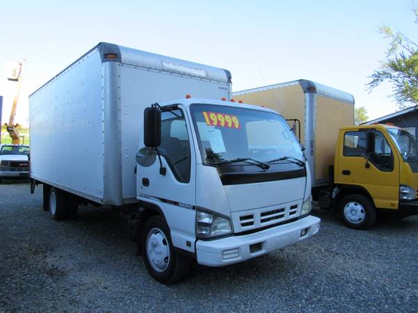 2007 Izuzu GMC Box Truck Diesel 18ft 19, 999 - - by for sale in Pacific, WA – photo 2