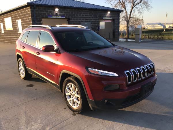 Red 2016 Jeep Cherokee Latitude (70,000 Miles) - cars & trucks - by... for sale in Dallas Center, IA – photo 19
