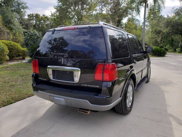 2004 Lincoln Navigator Luxury SUV - 1 Owner - DVD Player - Captains for sale in Lake Helen, FL – photo 5