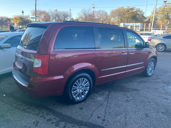 2014 CHRYSLER TOWN COUNTRY LIMITED LOADED - cars & trucks - by... for sale in Detroit, MI – photo 4