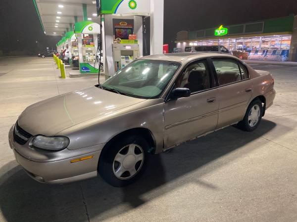 2000 Chevy Malibu Low miles clean for sale in Northbrook, IL – photo 2