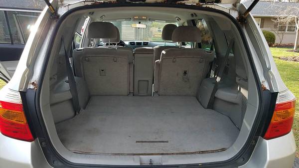 PRICED TO SELL! 2008 Toyota Highlander Sport Utility - cars & trucks... for sale in Indianapolis, IN – photo 7