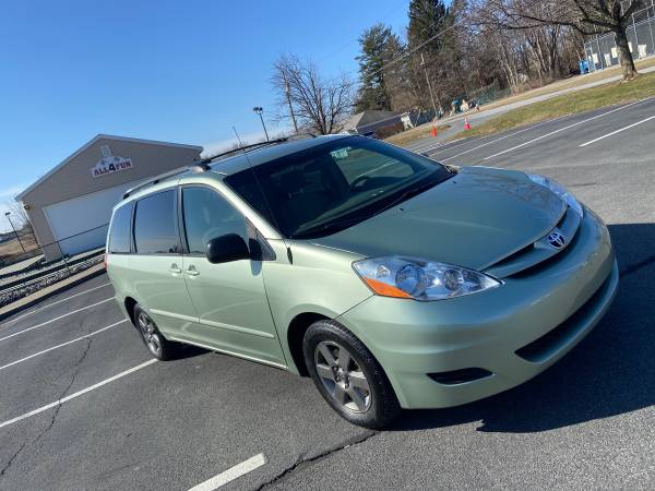 Toyota Sienna 3rd row for sale in Schenectady, NY – photo 2