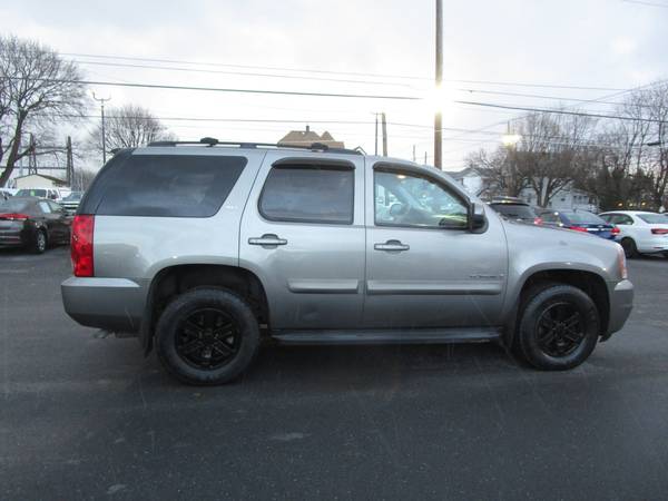 2009 GMC YUKON SLT - CLEAN CAR FAX - AS IS TRADED VEHICLE - 3RD ROW... for sale in Scranton, PA – photo 3
