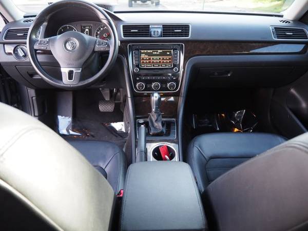 2014 Volkswagen Passat TDI SEL Premium SKU:EC108695 Sedan for sale in Englewood, CO – photo 20