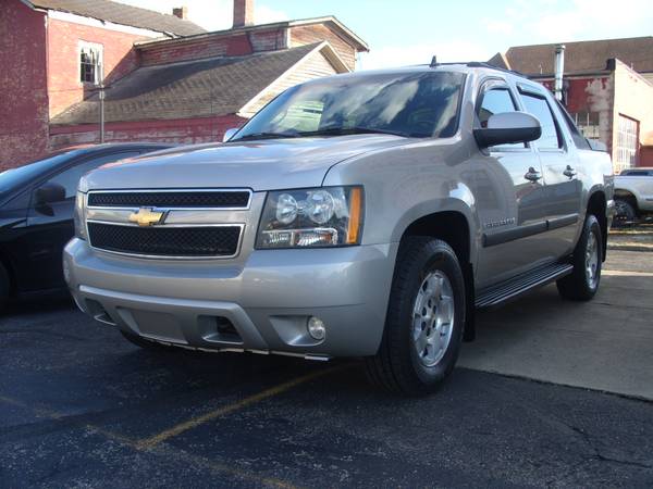 2007 CHEVY AVALANCHE SHARP INSIDE & OUT 90 DAY WARRANTY for sale in New Carlisle, OH – photo 2