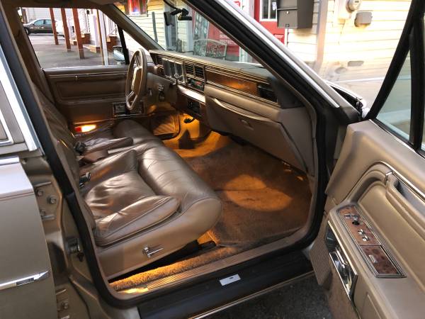 1987 Lincoln Town Car for sale in Yorkville, NY – photo 6
