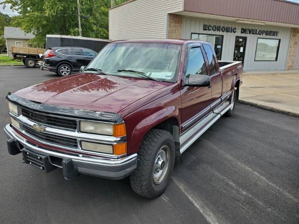 1995 Chevrolet C/K 2500 Ext. Cab 8-ft. Bed 4WD diesel for sale in Macon, MO – photo 4