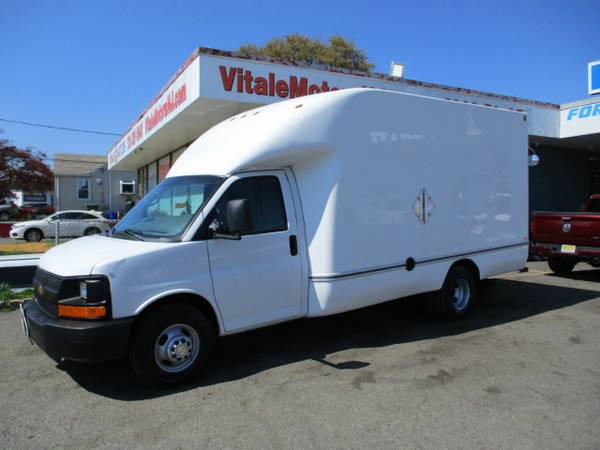 2010 Chevrolet Express Commercial Cutaway 3500 14 FOOT BOX TRUCK for sale in south amboy, VA – photo 2