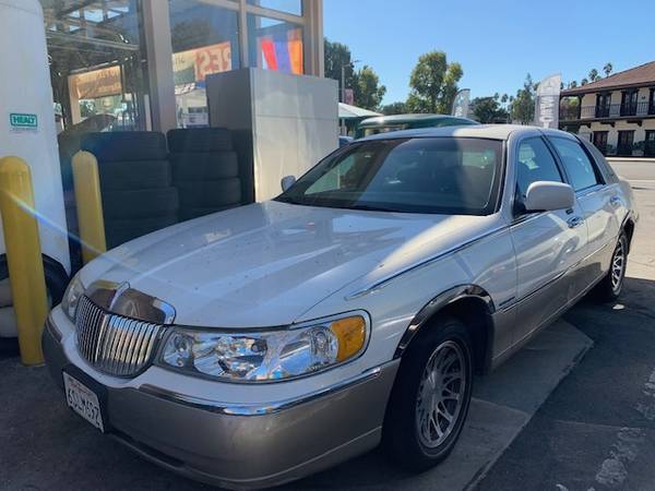 Lincoln Town Car - cars & trucks - by owner - vehicle automotive sale for sale in San Marino, CA – photo 2
