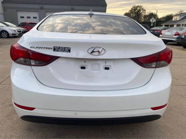 2016 Hyundai Elantra SE *101K Low-Miles!* - cars & trucks - by... for sale in Lincoln, NE – photo 8