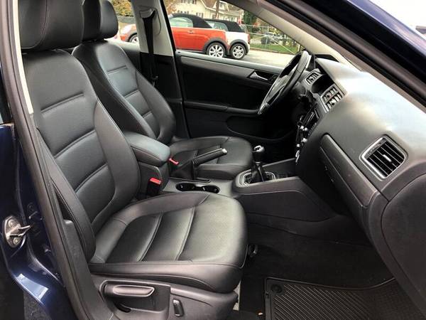 2013 Volkswagen Jetta Sedan 4dr Man TDI w/Premium *Ltd Avail* - 100... for sale in Baltimore, MD – photo 10
