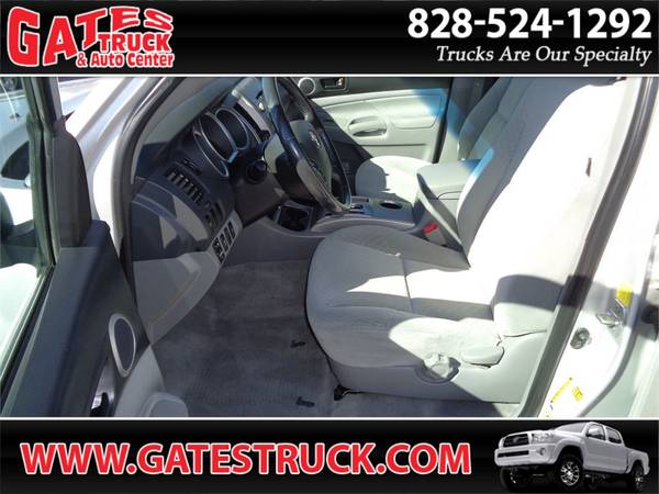 2010 Toyota Tacoma Double Cab 4WD V6 *Silver* - cars & trucks - by... for sale in Franklin, NC – photo 11