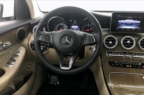 2018 Mercedes-Benz GLC GLC 300 - EASY APPROVAL! - - by for sale in Honolulu, HI – photo 4