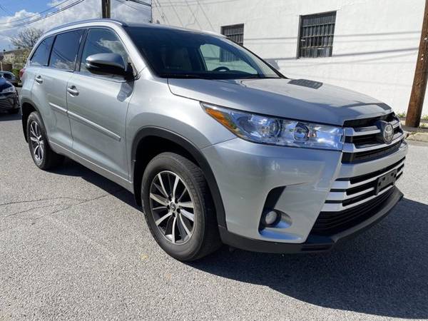 2018 Toyota Highlander XLE SUV - - by dealer - vehicle for sale in Valley Stream, NY – photo 2