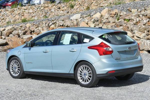 2013 *Ford* *Focus* *Electric* - cars & trucks - by dealer - vehicle... for sale in Naugatuck, CT – photo 3