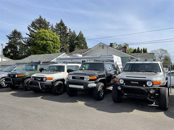 2011 Toyota FJ Cruiser 4x4 Lifted Fully loaded New tires - cars & for sale in Portland, OR – photo 24