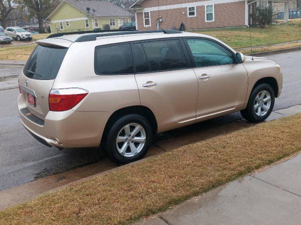 Toyota Highlander xle - cars & trucks - by owner - vehicle... for sale in Memphis, TN – photo 2