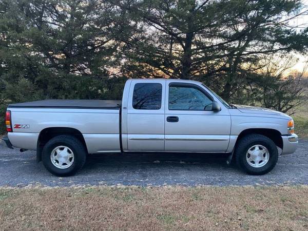 2004 GMC SIERRA EXT 4X4 **88,000 MILES** ONE OWNER ZERO ACCIDENT... for sale in VALLLEY FALLS, KS – photo 9